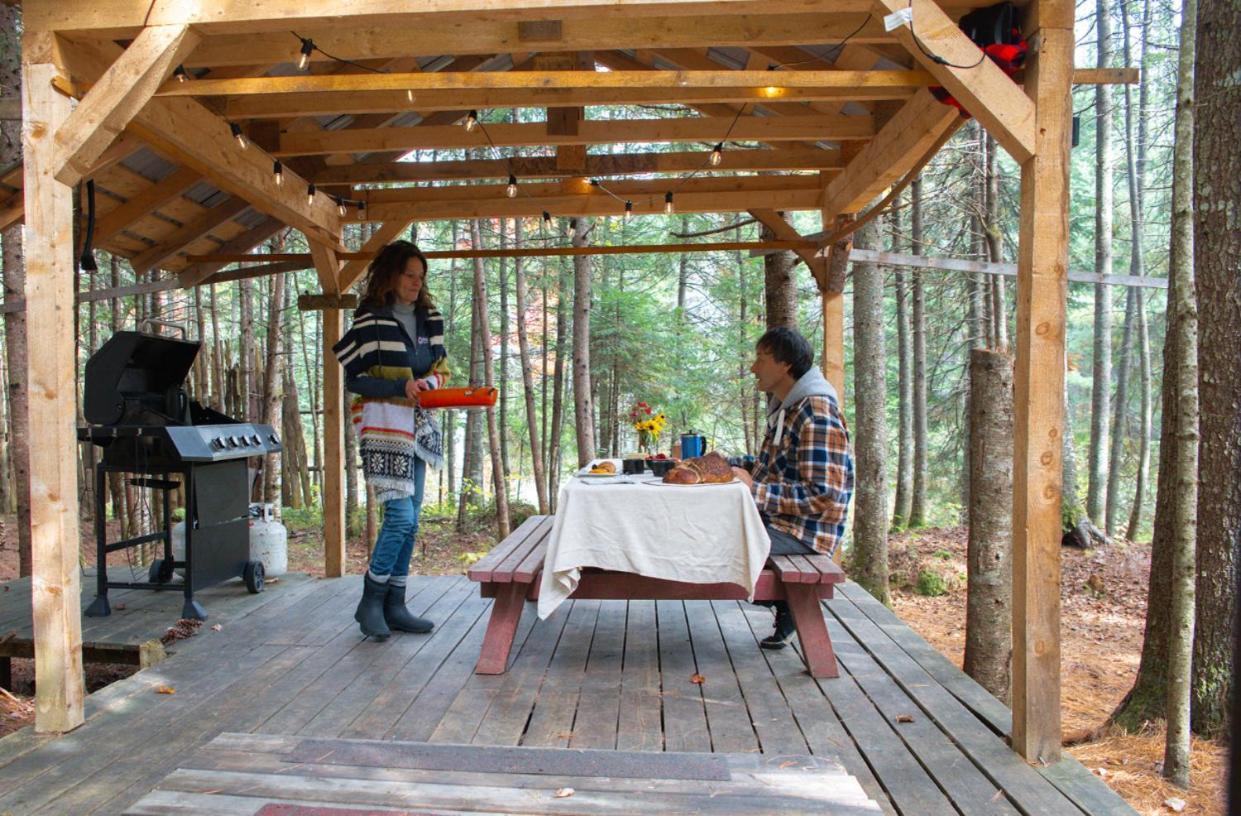 Aux Tipis De La Riviere Sauvage Villa Saint Romain Exterior photo